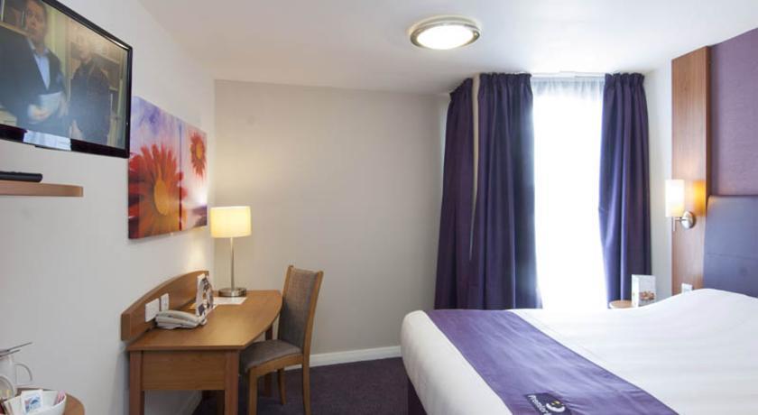 Premier Inn Chester Central - North 객실 사진