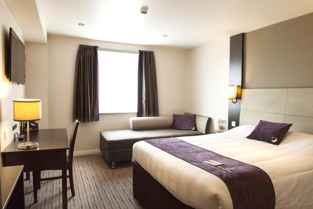 Premier Inn Chester Central - North 외부 사진
